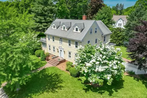 6 Farmington Ave, Longmeadow, MA 01106