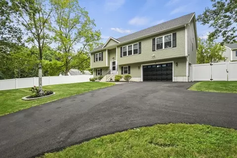 35 J Davis Rd, Charlton, MA 01507