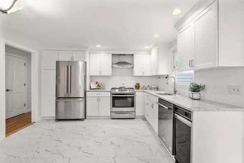 18 Julia Rd, Needham, MA 02492 photo 3
