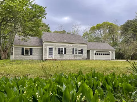 67 Elliott St, Barnstable, MA 02632