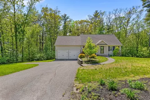 520 W Washington St, Hanson, MA 02341
