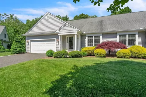 63 Shadowbrook Est #63, South Hadley, MA 01075