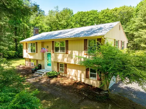 23 Pikes Hl, Sterling, MA 01564