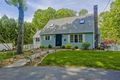 581 Burts Pit Rd, Northampton, MA 01062