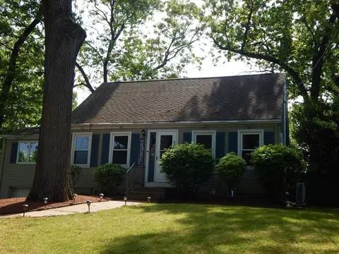 89 Rochester St, Chicopee, MA 01020