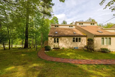 80 Parkhurst Dr #80, Westford, MA 01886