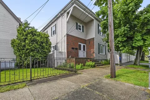 126-128 Sylvia St, New Bedford, MA 02745