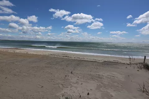 126 S Shore St, Westport, MA 02790