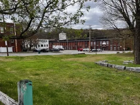 211 Fairmount St, Fitchburg, MA 01420