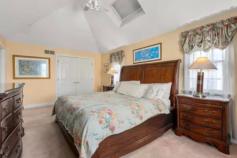 Bedroom - 2 Dickson Ln, Weston, MA 02493 photo 2 of 4
