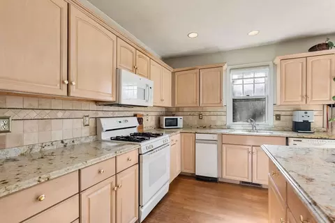 Kitchen - 2 Dickson Ln, Weston, MA 02493 photo 2 of 3