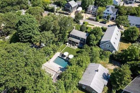 56 Pinehurst Rd, Edgartown, MA 02539