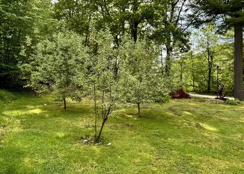 Exterior - 9 Ardlock Pl, Dudley, MA 01571 photo 5 of 10