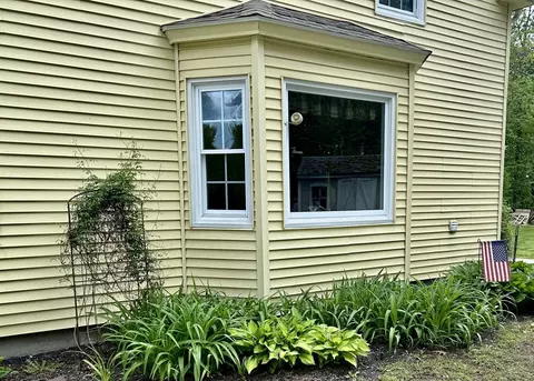Exterior - 9 Ardlock Pl, Dudley, MA 01571 photo 2 of 10