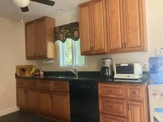 Kitchen - 24 Indian Stone Rd, Phillipston, MA 01331 photo 1 of 2