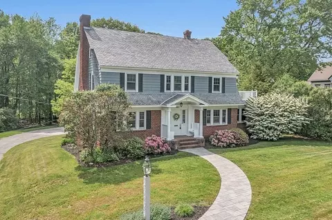 661 Grove St, Worcester, MA 01609