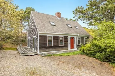 135 Holly Dr, Chatham, MA 02659