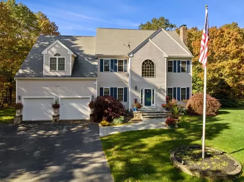 2 Summit Cir, Douglas, MA 01516 photo 3
