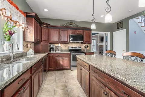 2 Summit Cir, Douglas, MA 01516 photo 8