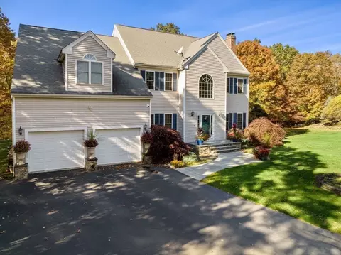 2 Summit Cir, Douglas, MA 01516 photo 4