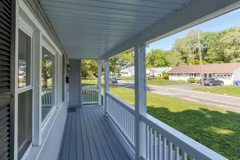 61 Cornwall St, Springfield, MA 01104 photo 3