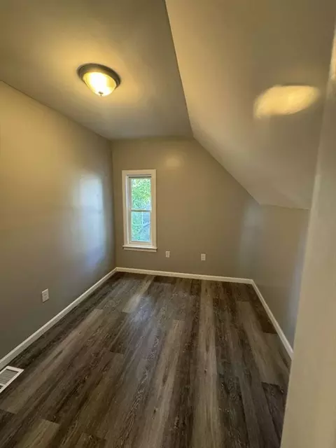 Bedroom - 36 Queen St, Springfield, MA 01109 photo 1 of 1