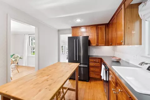 137 Chalmers St, Springfield, MA 01118 photo 12