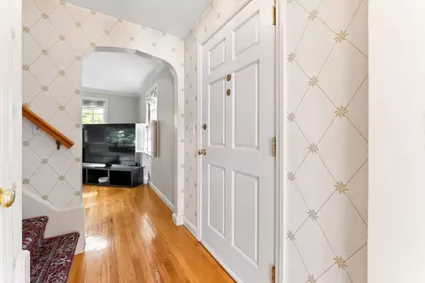 137 Chalmers St, Springfield, MA 01118 photo 6