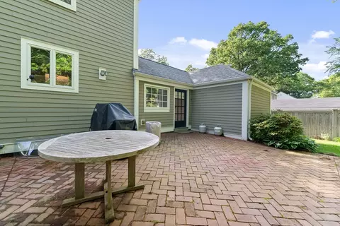 137 Chalmers St, Springfield, MA 01118 photo 39
