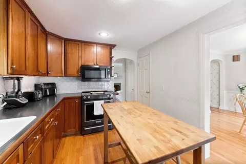 137 Chalmers St, Springfield, MA 01118 photo 18