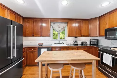 137 Chalmers St, Springfield, MA 01118 photo 13