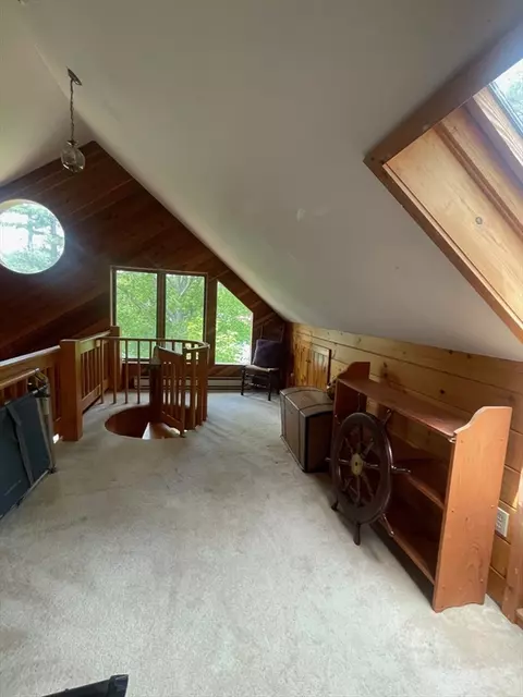Entry Way - 11 Samuel Dr, Phillipston, MA 01331 photo 2 of 7