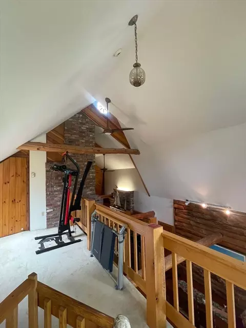 Entry Way - 11 Samuel Dr, Phillipston, MA 01331 photo 4 of 7