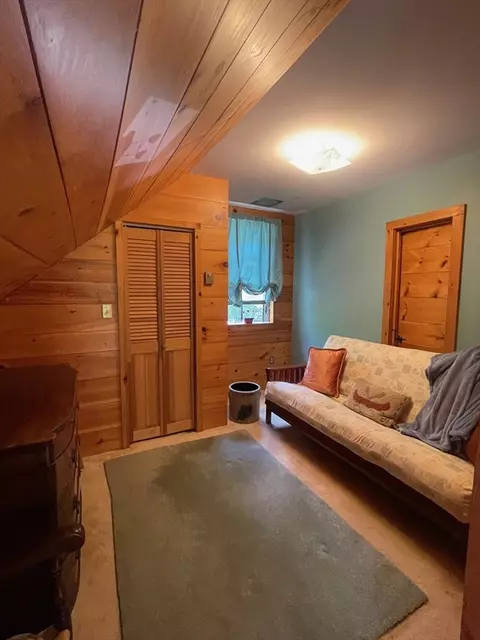 Bedroom - 11 Samuel Dr, Phillipston, MA 01331 photo 2 of 2