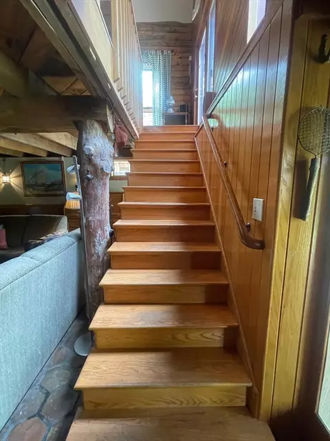 Entry Way - 11 Samuel Dr, Phillipston, MA 01331 photo 6 of 7