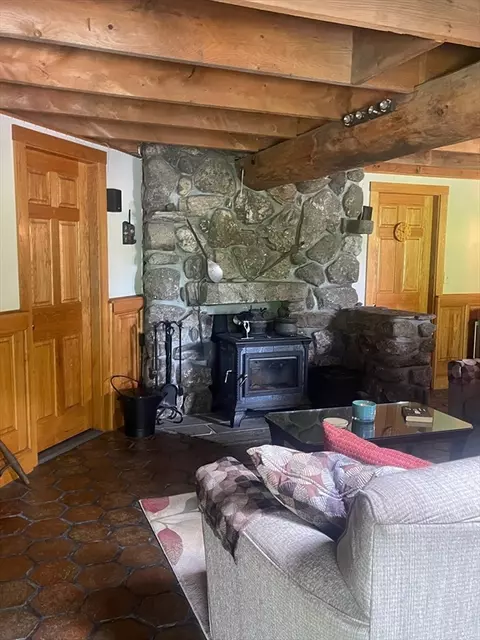 Living - 11 Samuel Dr, Phillipston, MA 01331 photo 1 of 3