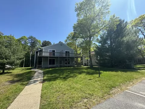70 Cape Dr #15D, Mashpee, MA 02649