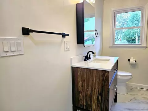 Bath - 6 Neel Rd, Worcester, MA 01605 photo 1 of 3