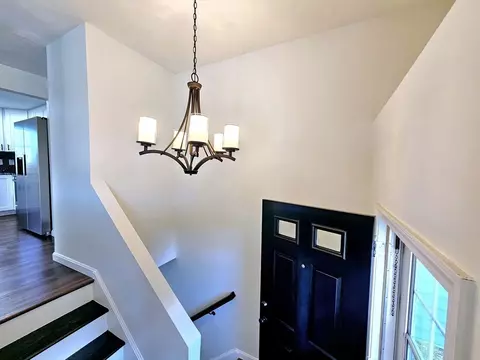 Entry Way - 6 Neel Rd, Worcester, MA 01605 photo 1 of 3