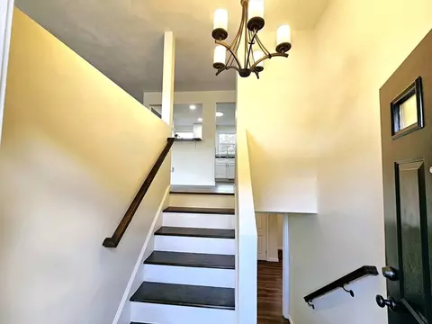 Entry Way - 6 Neel Rd, Worcester, MA 01605 photo 2 of 3