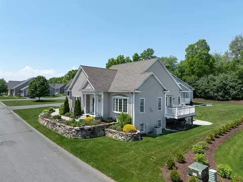 46 Sandalwood Dr # 46, Wilbraham, MA 01095