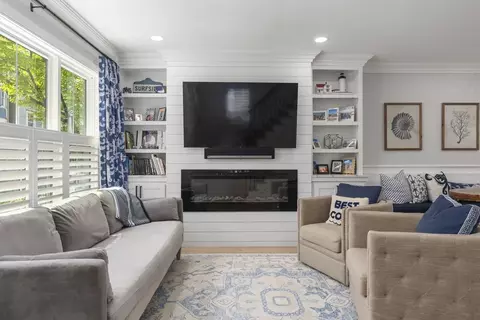 Living - 526 E 8th St, Boston, MA 02127 photo 2 of 2