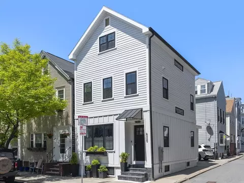 526 E 8th St, Boston, MA 02127