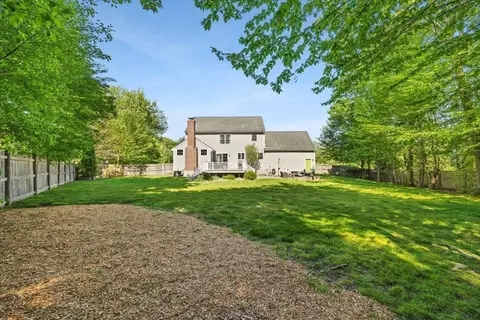 237 Whippoorwill Dr, Raynham, MA 02767 photo 5