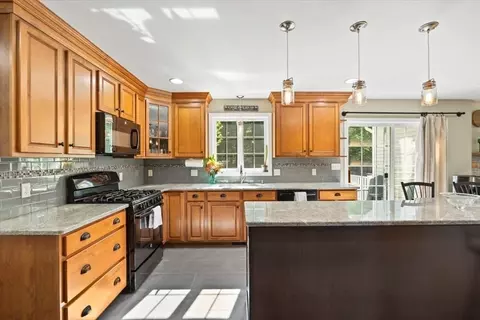 237 Whippoorwill Dr, Raynham, MA 02767 photo 11