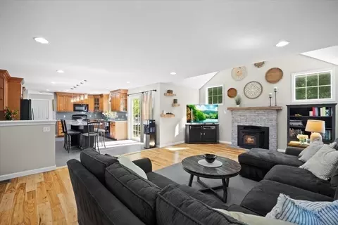 237 Whippoorwill Dr, Raynham, MA 02767 photo 14