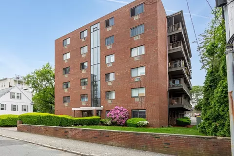 12 Pond Ln #34, Arlington, MA 02474