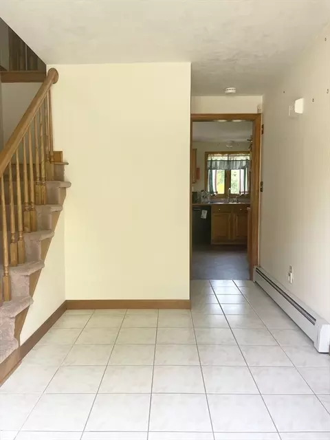 37 Brookside Dr, Uxbridge, MA 01569 photo 11
