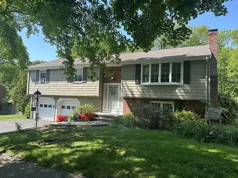 8 Stonewood Ave, Stoneham, MA 02180