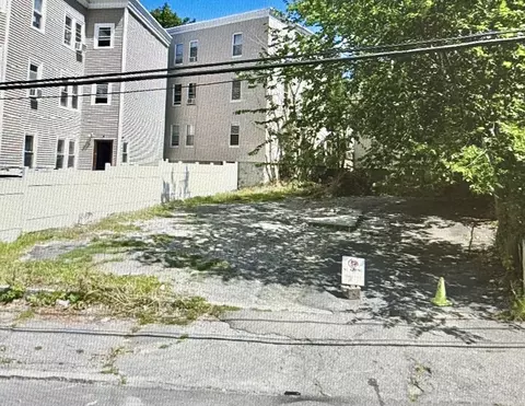 71 Cross St, Lawrence, MA 01841